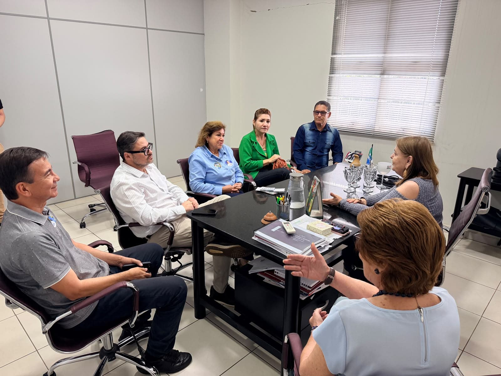 Dione reforça diálogo com odontologia e recebe demandas da categoria em visita ao CRO-MS — foto 2